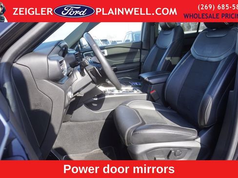 Used 2022 Ford Explorer ST w/ ST Street Pack image 19