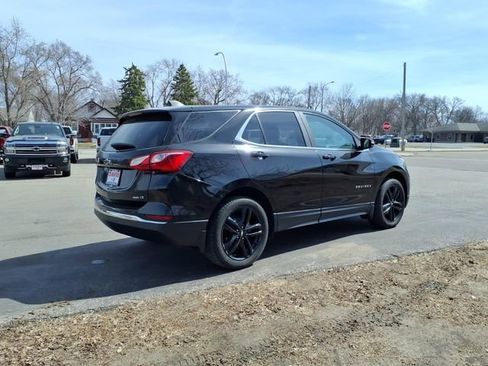 Used 2021 Chevrolet Equinox LT image 3