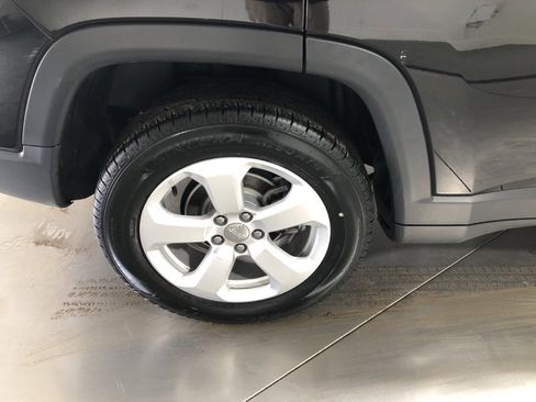 Used 2021 Jeep Compass Latitude image 9