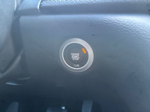 New 2026 Chrysler Pacifica Select image 24