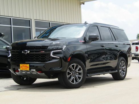 Used 2023 Chevrolet Tahoe Z71 w/ Luxury Package AWD/4WD image 12
