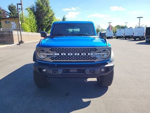 New 2025 Ford Bronco Badlands image 9