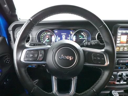 Used 2022 Jeep Wrangler Unlimited Sahara AWD/4WD image 9