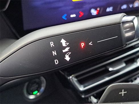 Certified 2024 Chevrolet Traverse LT w/ Trailering Package image 19