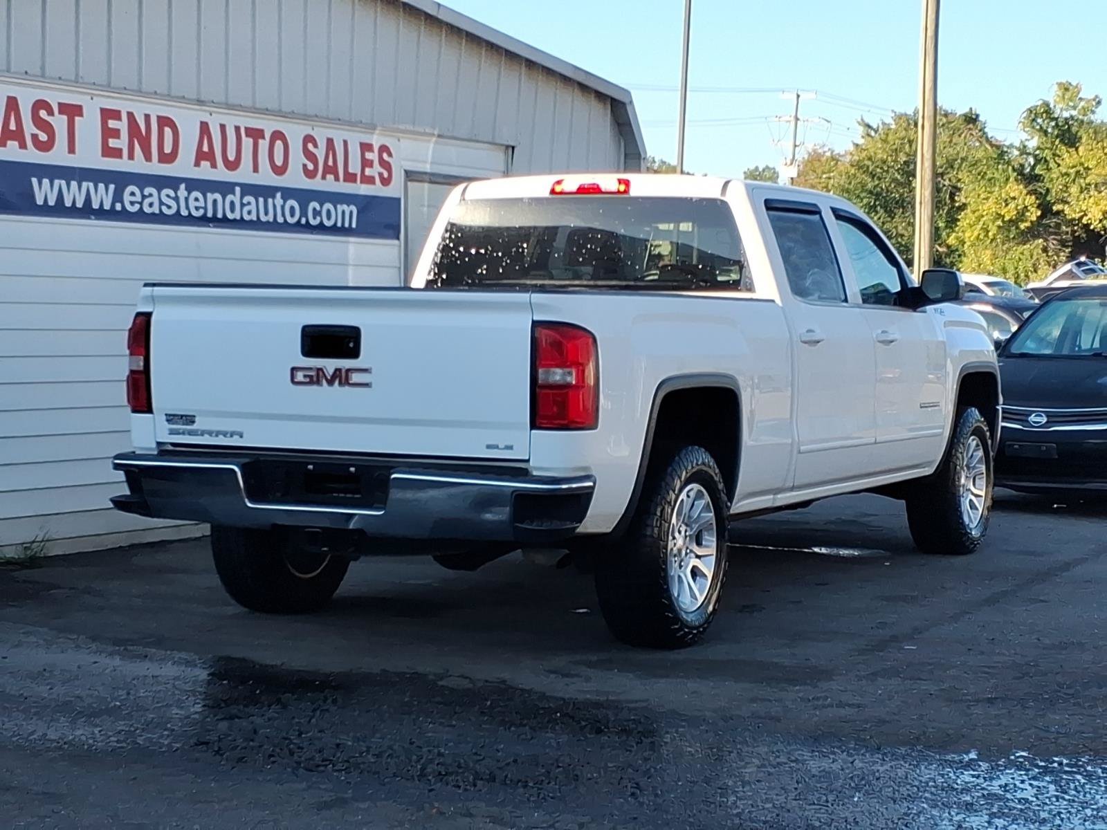 Used 2015 GMC Sierra 1500 SLE w/ SLE Value Package AWD/4WD image 3