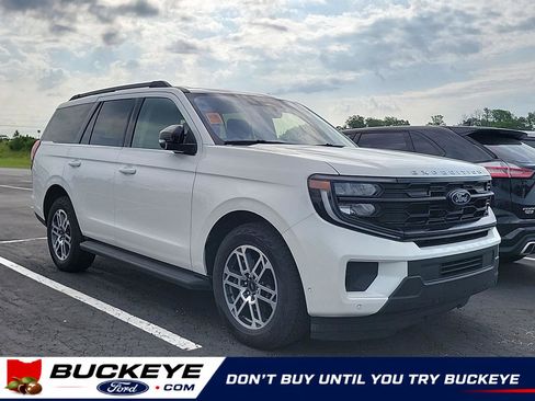 Used 2025 Ford Expedition Active AWD/4WD image 1