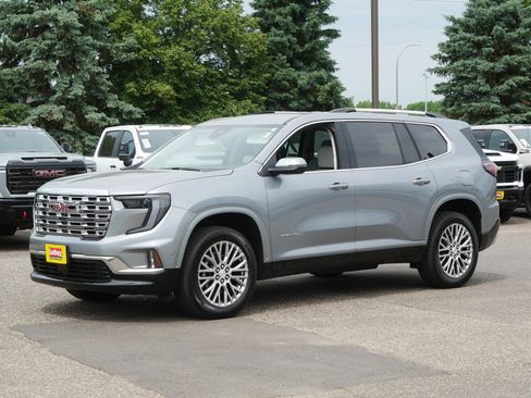 Used 2026 GMC Acadia Denali w/ Super Cruise Package FWD image 3