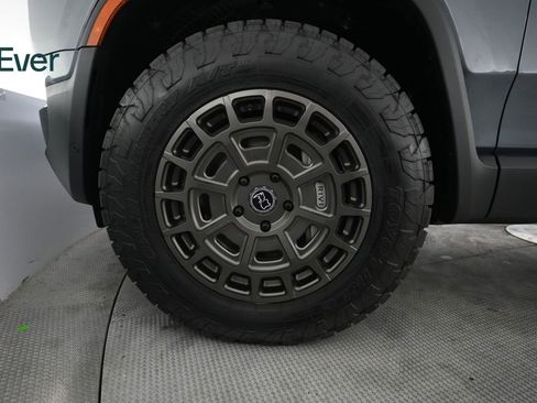 Used 2025 Rivian R1T Adventure AWD/4WD image 19