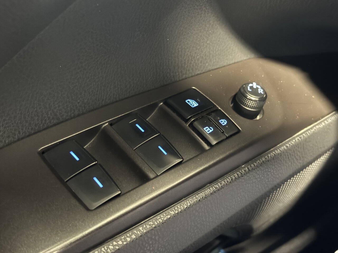Used 2024 Toyota Camry SE FWD image 31