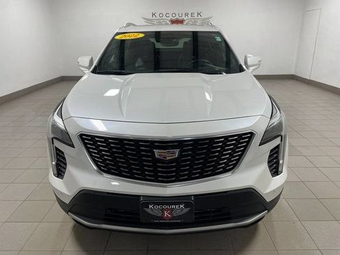 Used 2022 Cadillac XT4 Premium Luxury w/ Sun And Sound Package AWD/4WD image 2