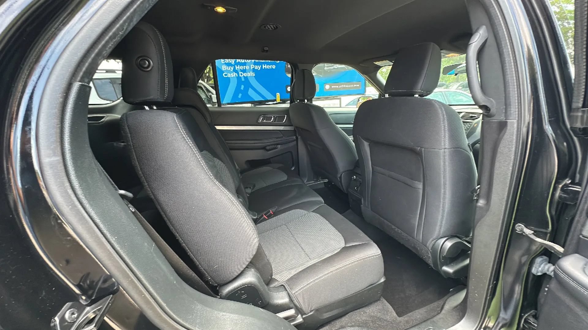 Used 2018 Ford Explorer XLT AWD/4WD image 23