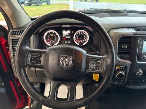 Used 2017 RAM 1500 Express image 12