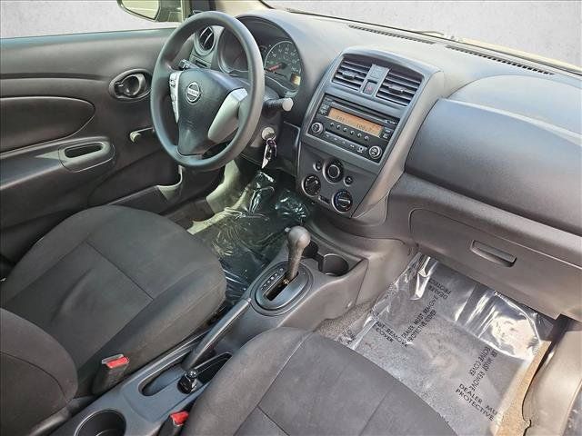 Used 2015 Nissan Versa S FWD image 27
