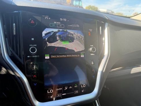 Used 2021 Subaru Outback Limited image 16