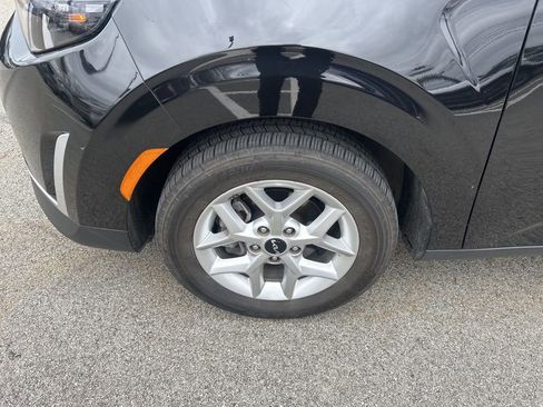 Certified 2023 Kia Soul S image 8