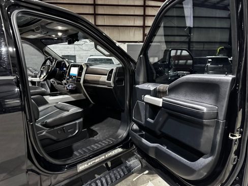 Used 2021 Ford F350 Lariat image 24