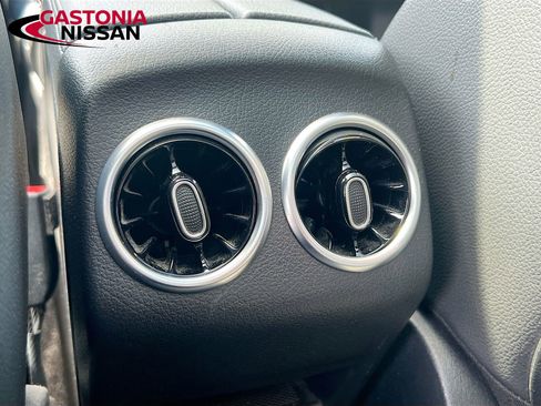 Used 2023 Mercedes-Benz GLA 250 w/ Premium Package image 35