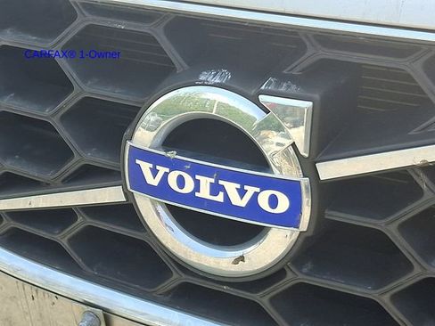 Used 2015 Volvo XC70 T6 w/ Proximity Package image 6