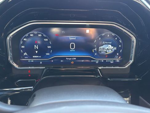 Used 2022 Chevrolet Silverado 1500 LTZ w/ LTZ Premium Package image 32