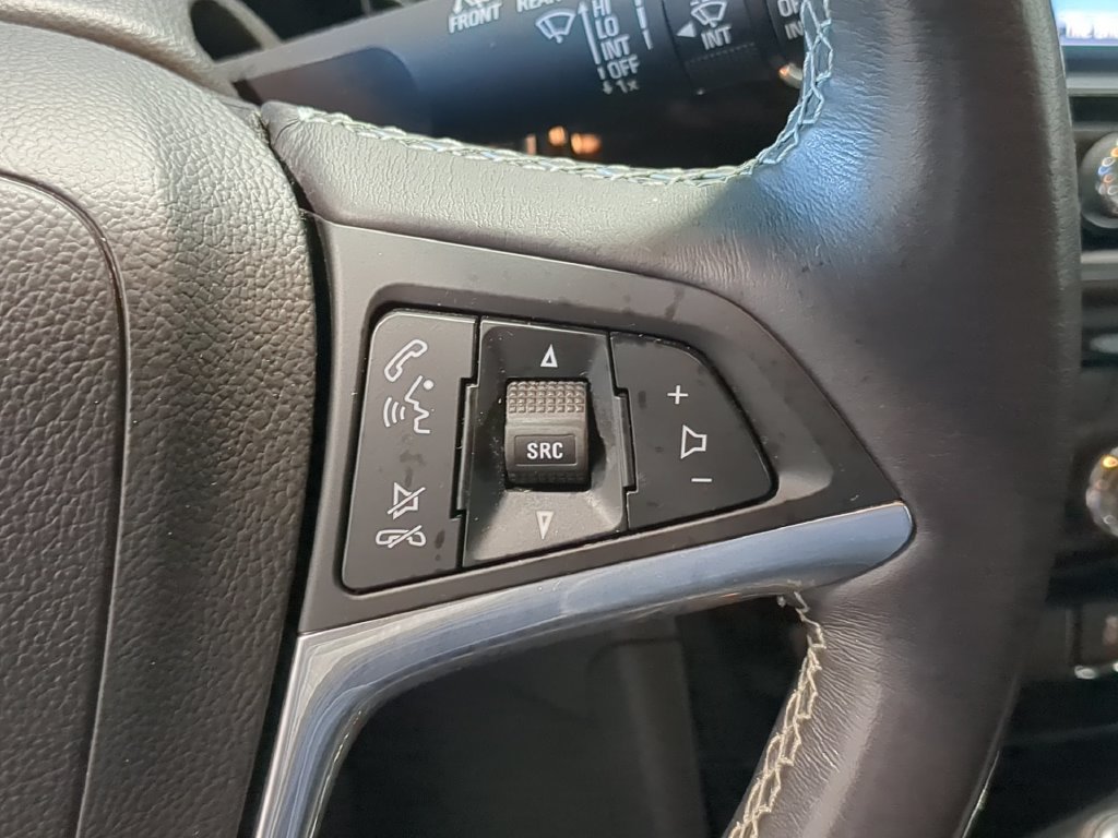 Used 2019 Buick Encore Essence FWD image 29
