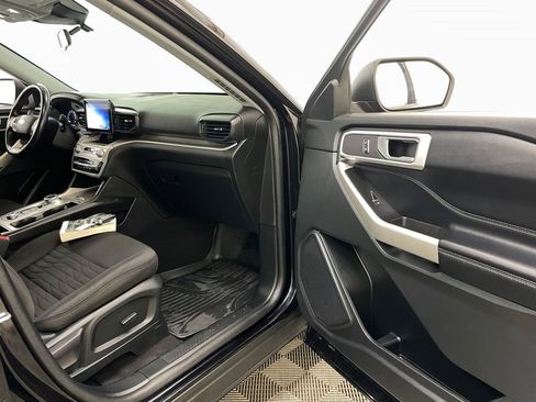 Used 2021 Ford Explorer XLT AWD/4WD image 36