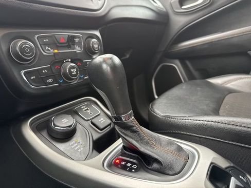 Used 2020 Jeep Compass Latitude image 28