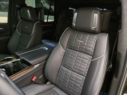 Used 2025 Cadillac Escalade Sport Platinum w/ LPO, Floor Liner Package image 32