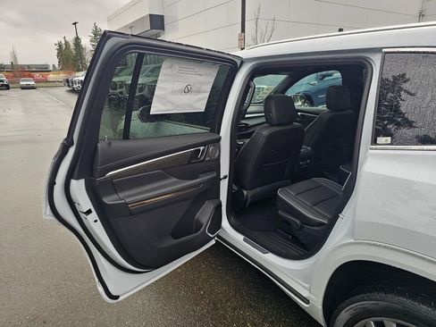 New 2026 Buick Enclave Avenir w/ Super Cruise Package image 16