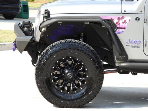 Used 2018 Jeep Wrangler Sport AWD/4WD image 28