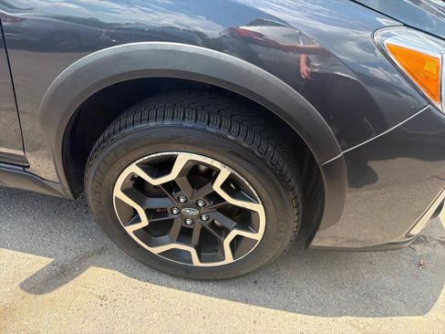 Used 2017 Subaru Crosstrek 2.0i Premium AWD/4WD image 4