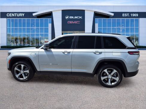 Used 2023 Jeep Grand Cherokee 4WD 4xe w/ Luxury Tech Group II image 7