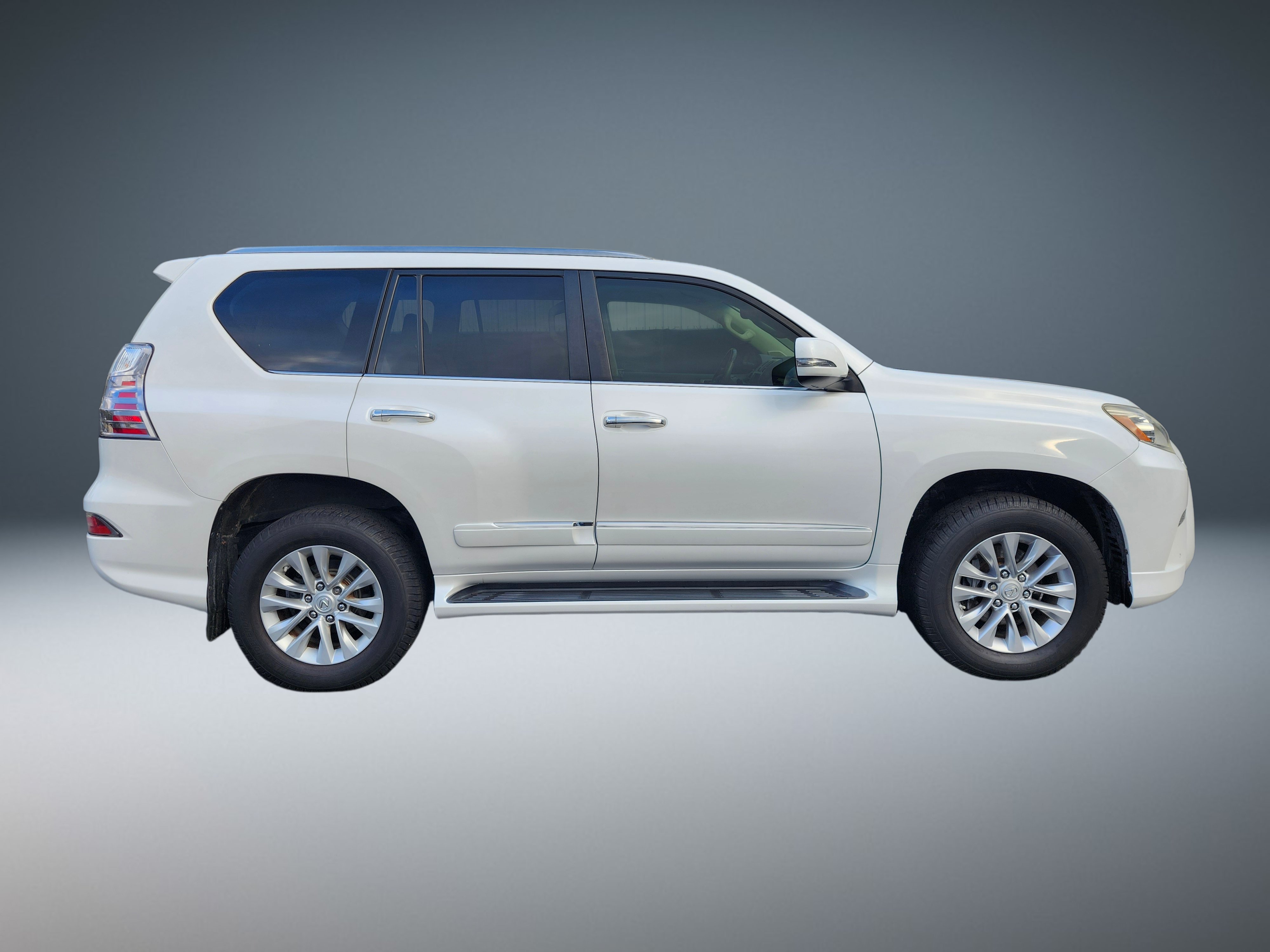 Used 2015 Lexus GX 460 w/ Premium Package AWD/4WD image 2