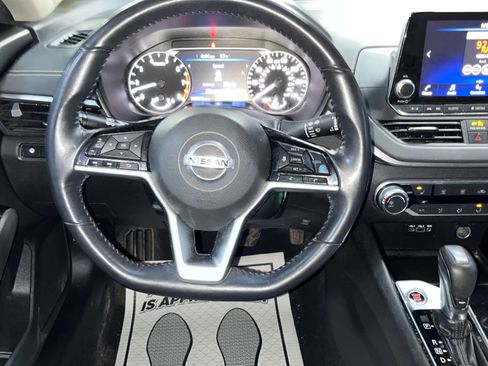 Used 2021 Nissan Altima 2.5 SV w/ SV Premium Package image 24