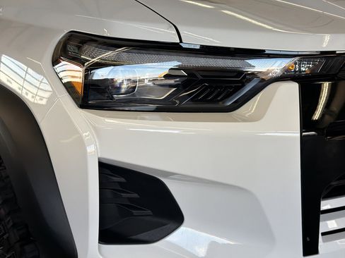 New 2026 Chevrolet Colorado ZR2 w/ Technology Package AWD/4WD image 3