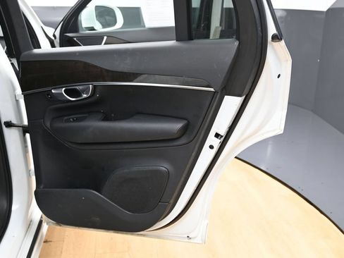 Used 2018 Volvo XC90 T6 Momentum w/ Convenience Package AWD/4WD image 37