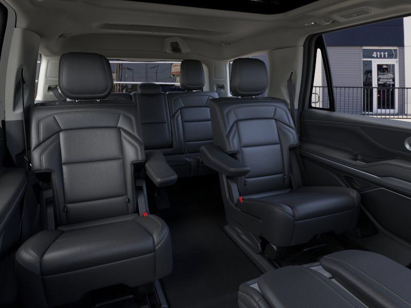 New 2026 Lincoln Navigator Reserve AWD/4WD image 11