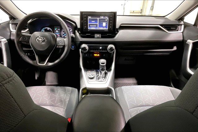 Certified 2020 Toyota RAV4 XLE w/ Convenience Package AWD/4WD image 16