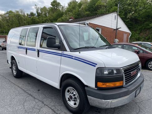 Used 2015 GMC Savana 2500 RWD image 3