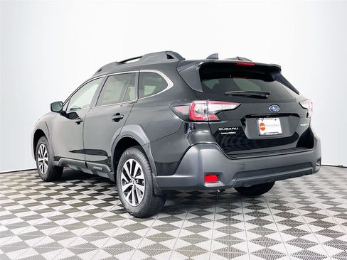 Certified 2025 Subaru Outback Premium image 4