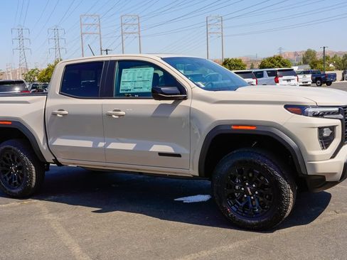 New 2026 GMC Canyon Elevation w/ Convenience Package RWD image 6