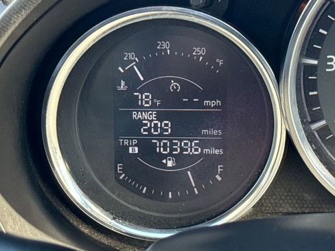 Used 2017 MAZDA MX-5 Miata Club image 17