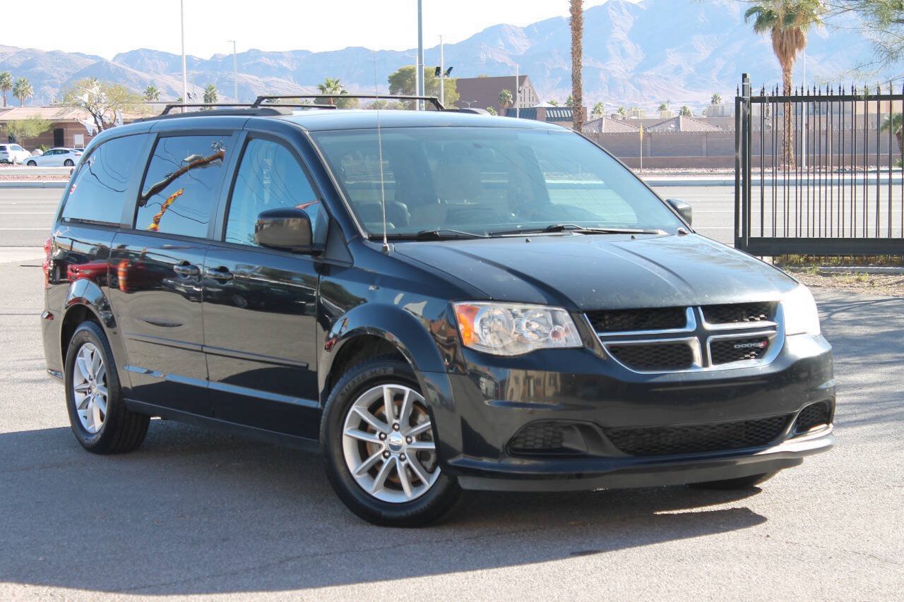 Used 2016 Dodge Grand Caravan SXT FWD image 2