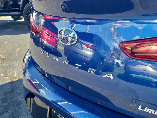 Used 2019 Hyundai Elantra Limited w/ Winter Weather Package FWD image 30