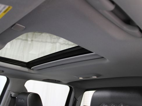 Used 2019 Chevrolet Silverado 2500 High Country w/ Duramax Plus Package image 24