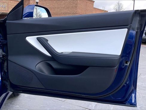 Used 2019 Tesla Model 3 Standard Range image 21