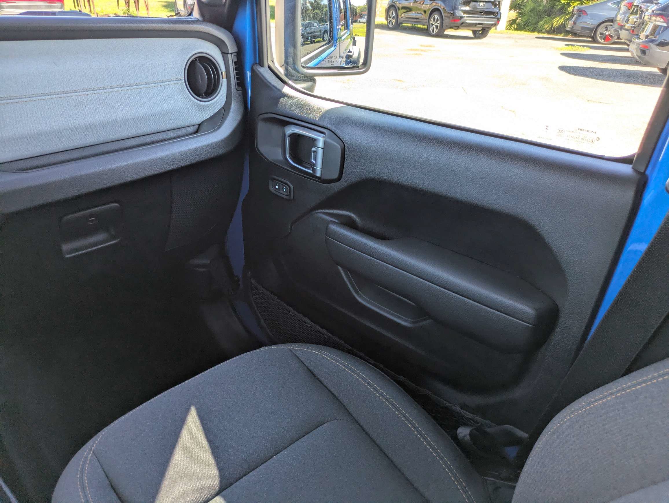 Used 2024 Jeep Wrangler Unlimited Sport AWD/4WD image 17