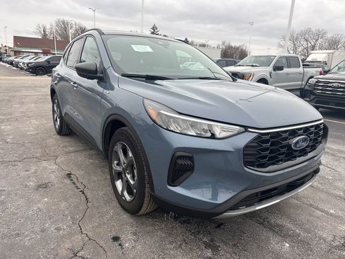 Used 2025 Ford Escape ST-Line w/ Tech Pack #1 image 4