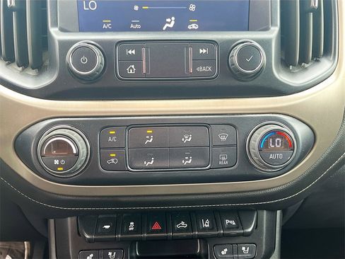 Used 2022 GMC Canyon Denali image 16