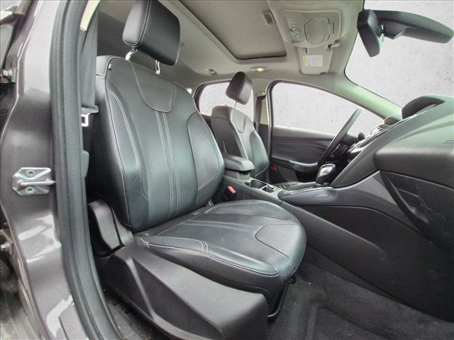 Used 2012 Ford Focus Titanium FWD image 16