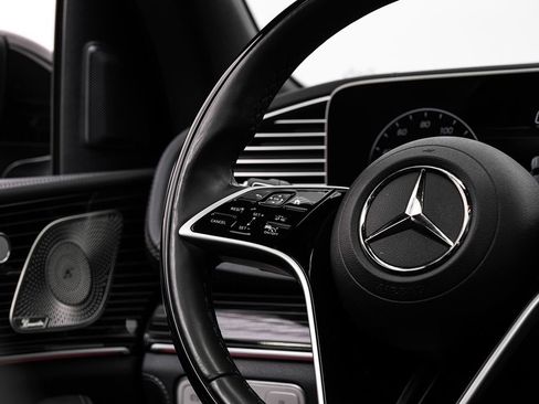 Used 2024 Mercedes-Benz GLS 450 4MATIC image 16